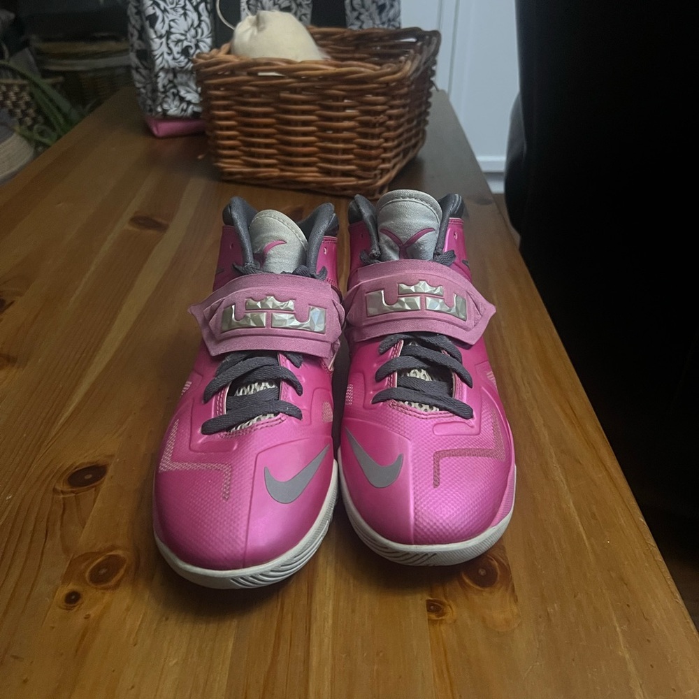 Pink Nike LeBron Soldier Zoom 7 “Kay Yow” Breast Cancer Edition